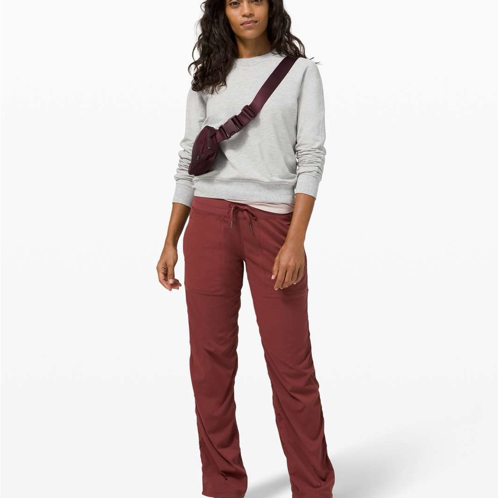 Lululemon Dance Studio Pant III *Unlined
Savannah